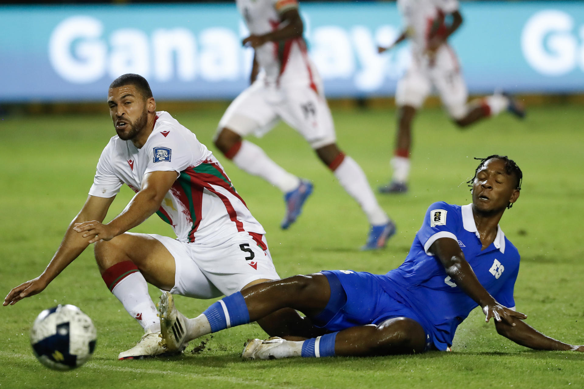 FIFA sanciona a El Salvador e impone que el partido contra Panamá sea con menos público