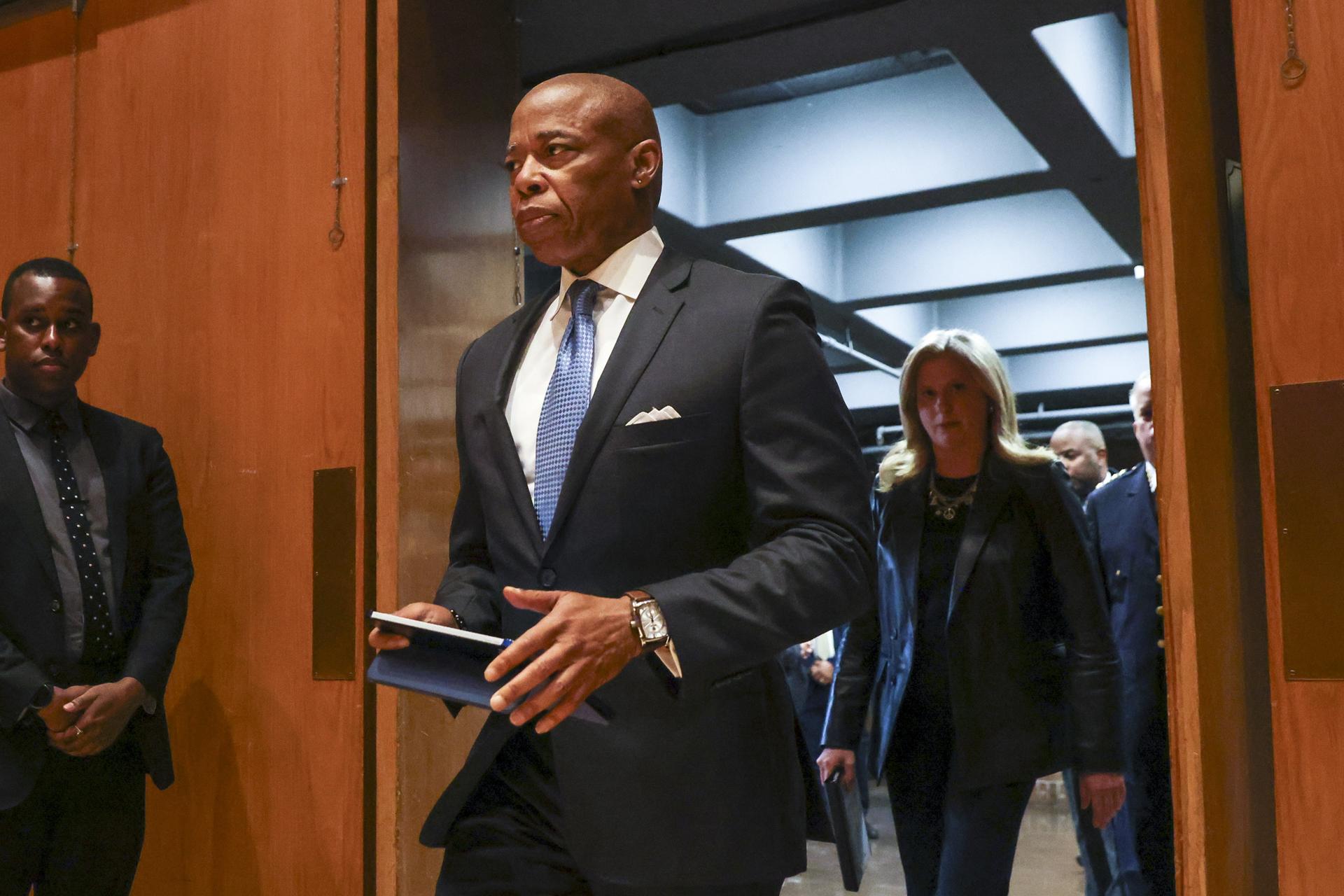 Alcalde de Nueva York niega presiones  de Trump para retirarse de la reelección