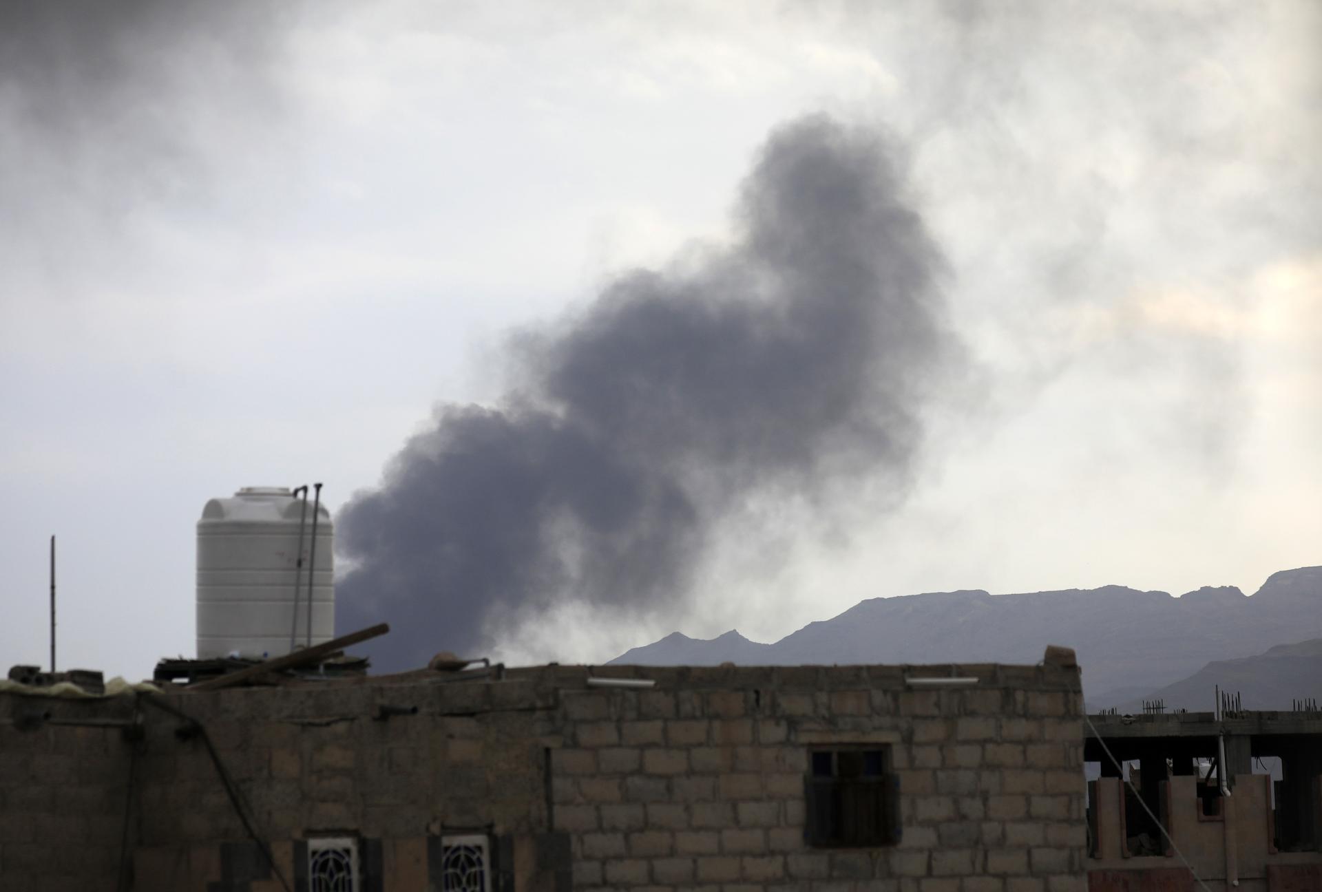 Nueve muertos y 118 heridos en oleada de bombardeos de Israel contra el Yemen