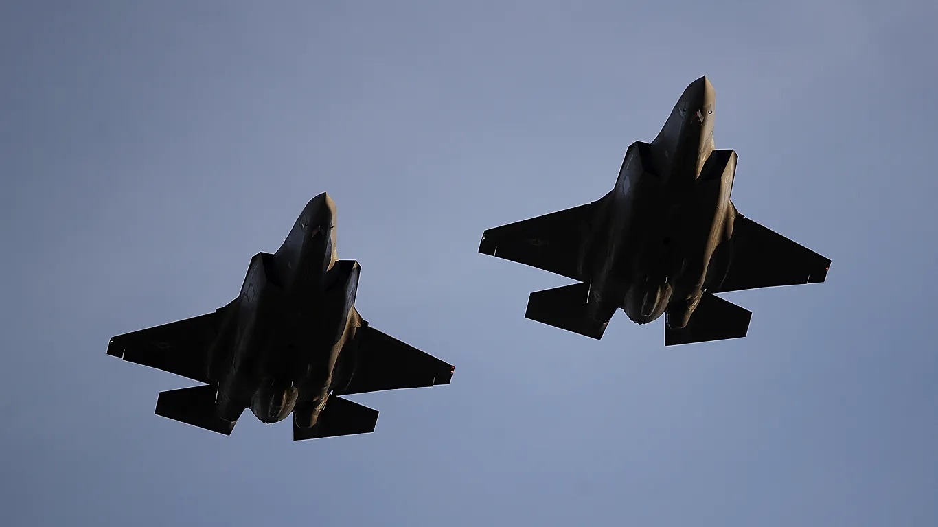 EE UU manda 10 F-35 al Caribe tras incidente con aeronaves venezolanas