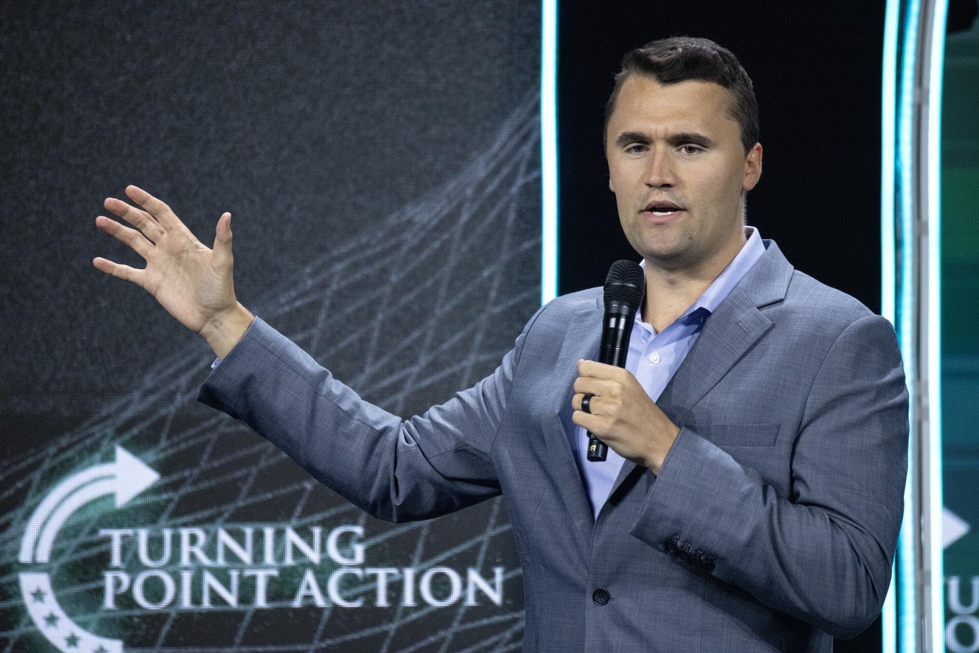 Asesinan a Charlie Kirk, influyente comentarista cercano a Trump