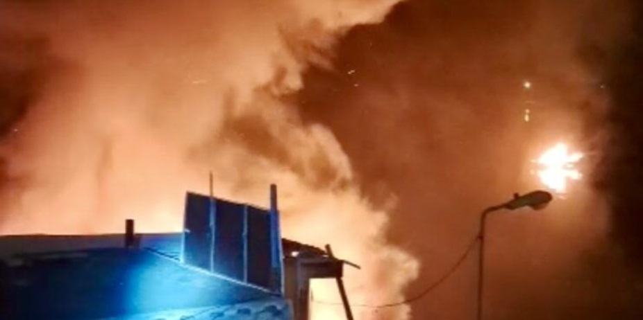 Ataques con bombas en Ecuador dejan un muerto y 10 embarcaciones destruidas