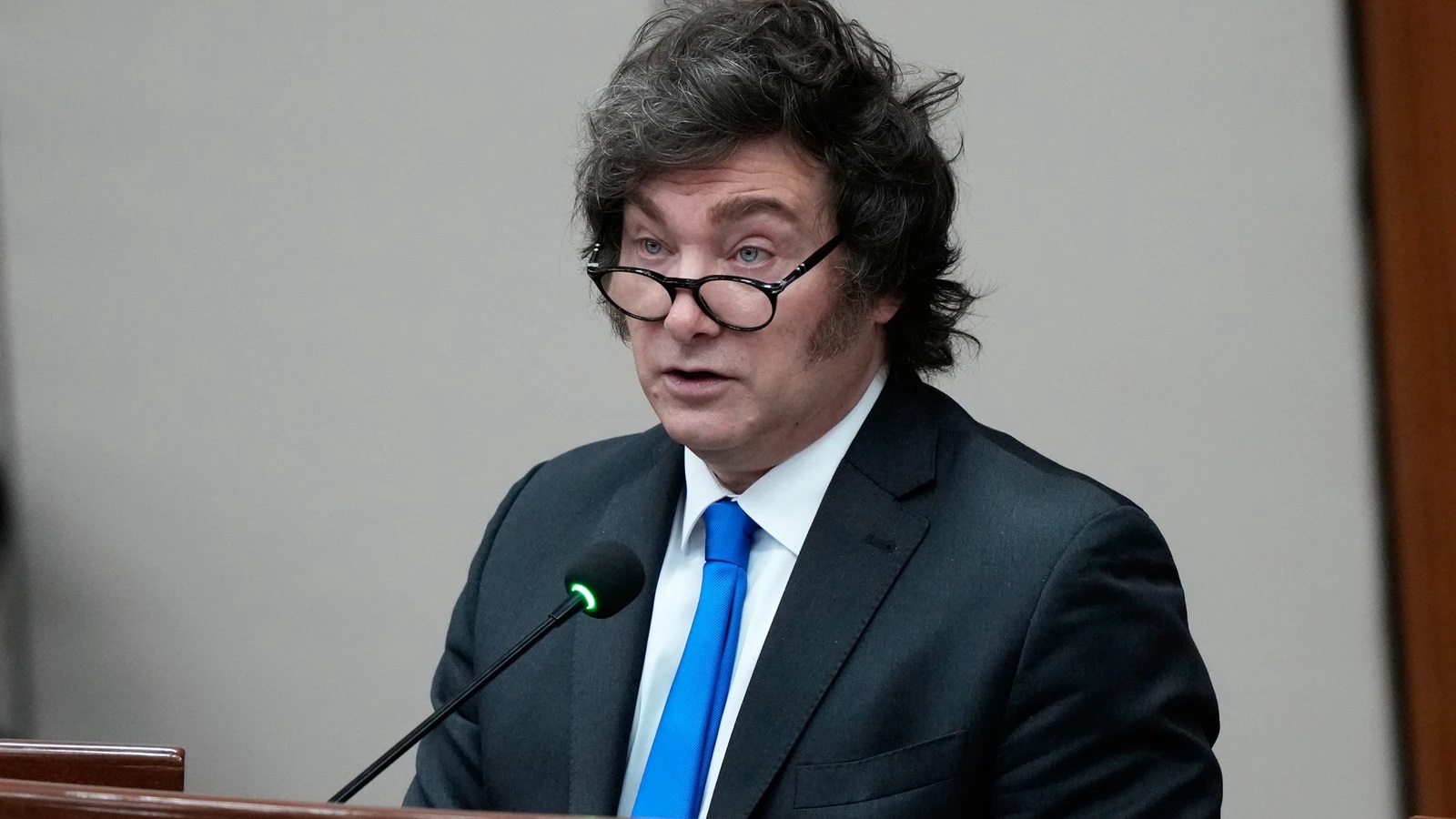 Se hunden los bonos argentinos y el riesgo de la deuda se dispara