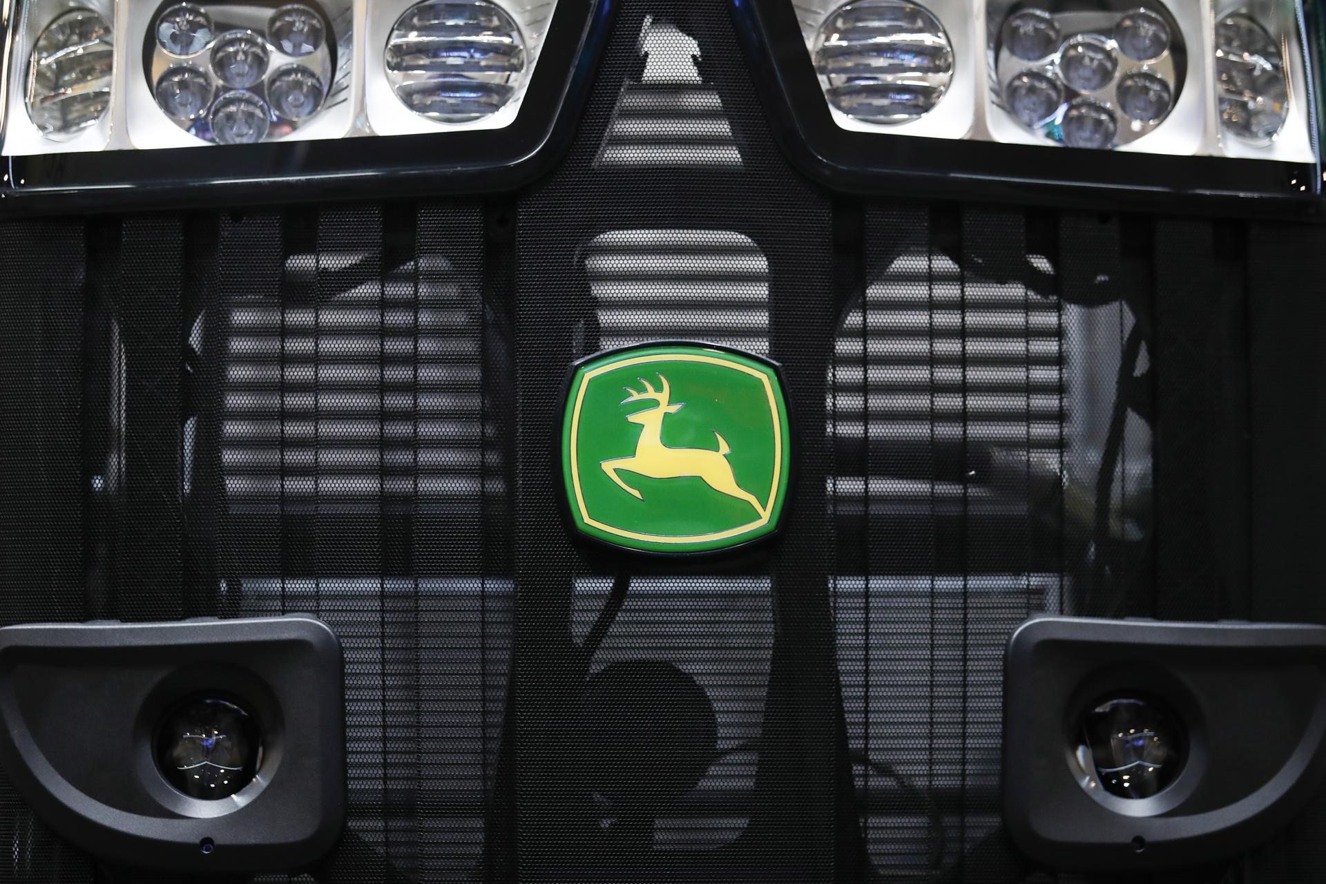 John Deere enfrenta pérdidas millonarias por aranceles y caída en exportaciones agrícolas