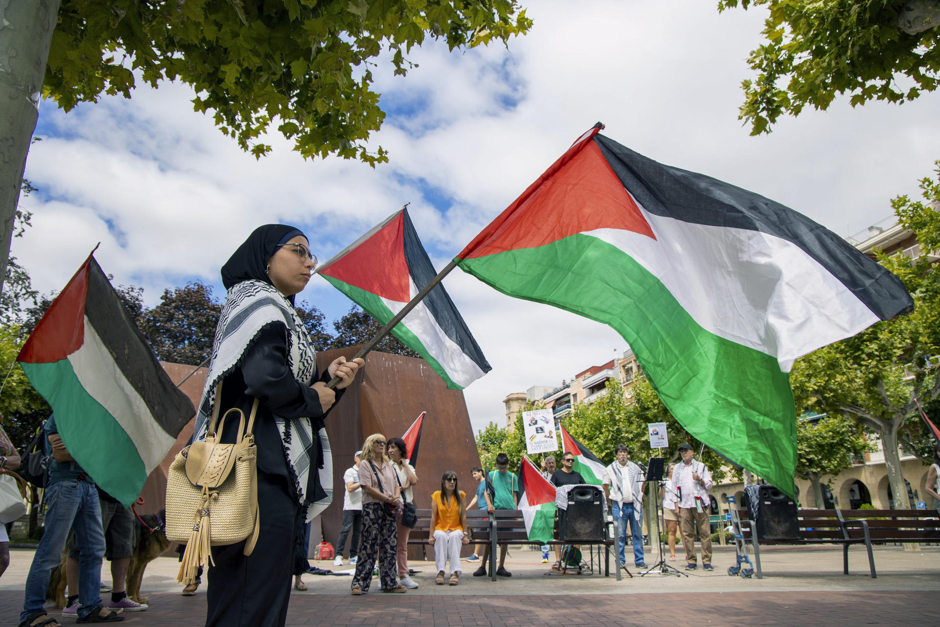 "El reconocimiento de Palestina no cambiará nada mientras apoyen a Israel bajo la mesa”, dicen en Gaza