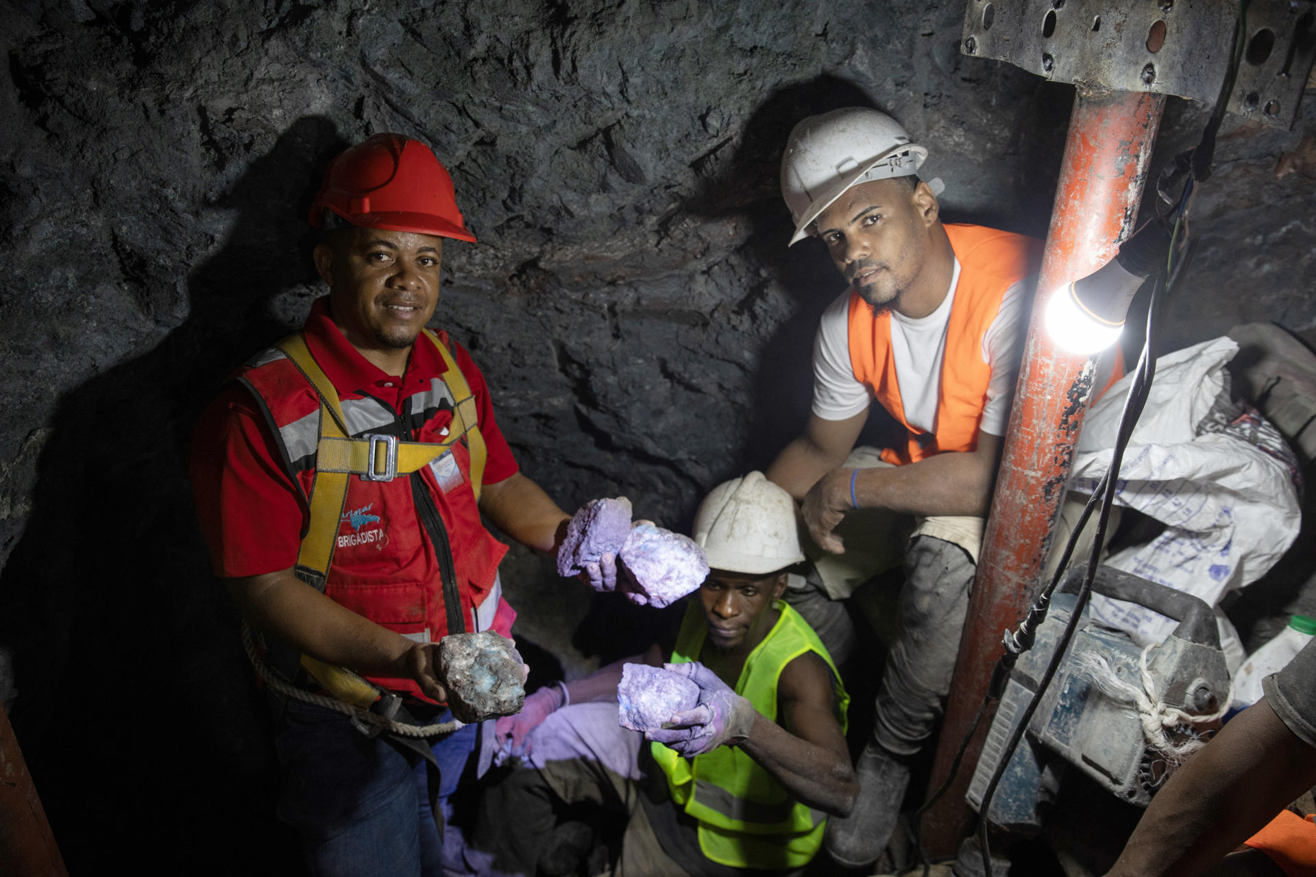 La única mina de larimar del mundo busca mejorar su seguridad