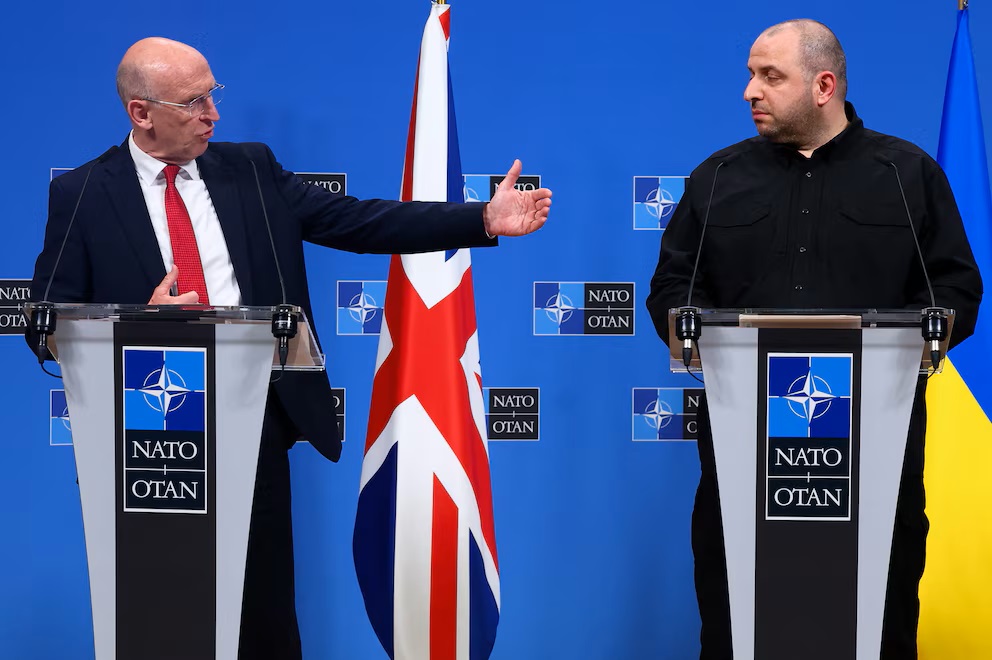 Aliados de Ucrania refuerzan apoyo militar con más drones, defensa antiaérea y municiones