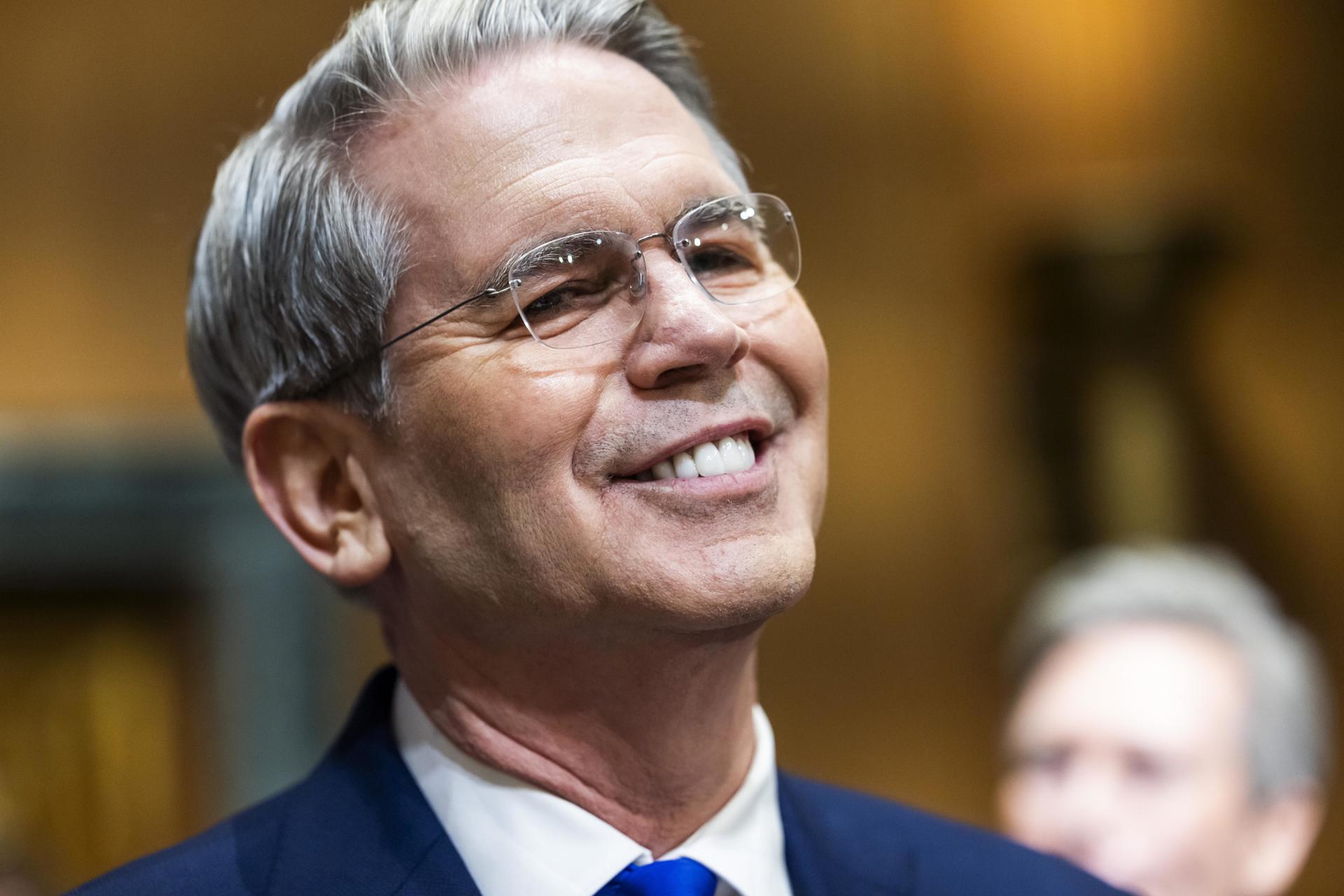 EE UU negocia con Argentina préstamo por $20,000 millones para estabilizar economía