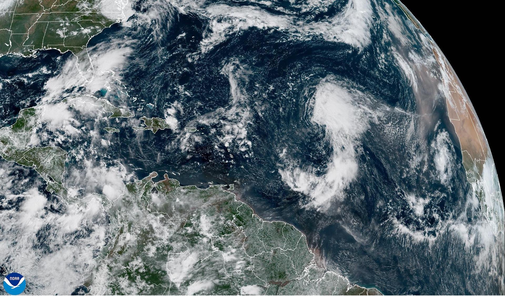 Huracán Gabrielle alcanza categoría 3 y provoca marejadas en EEUU