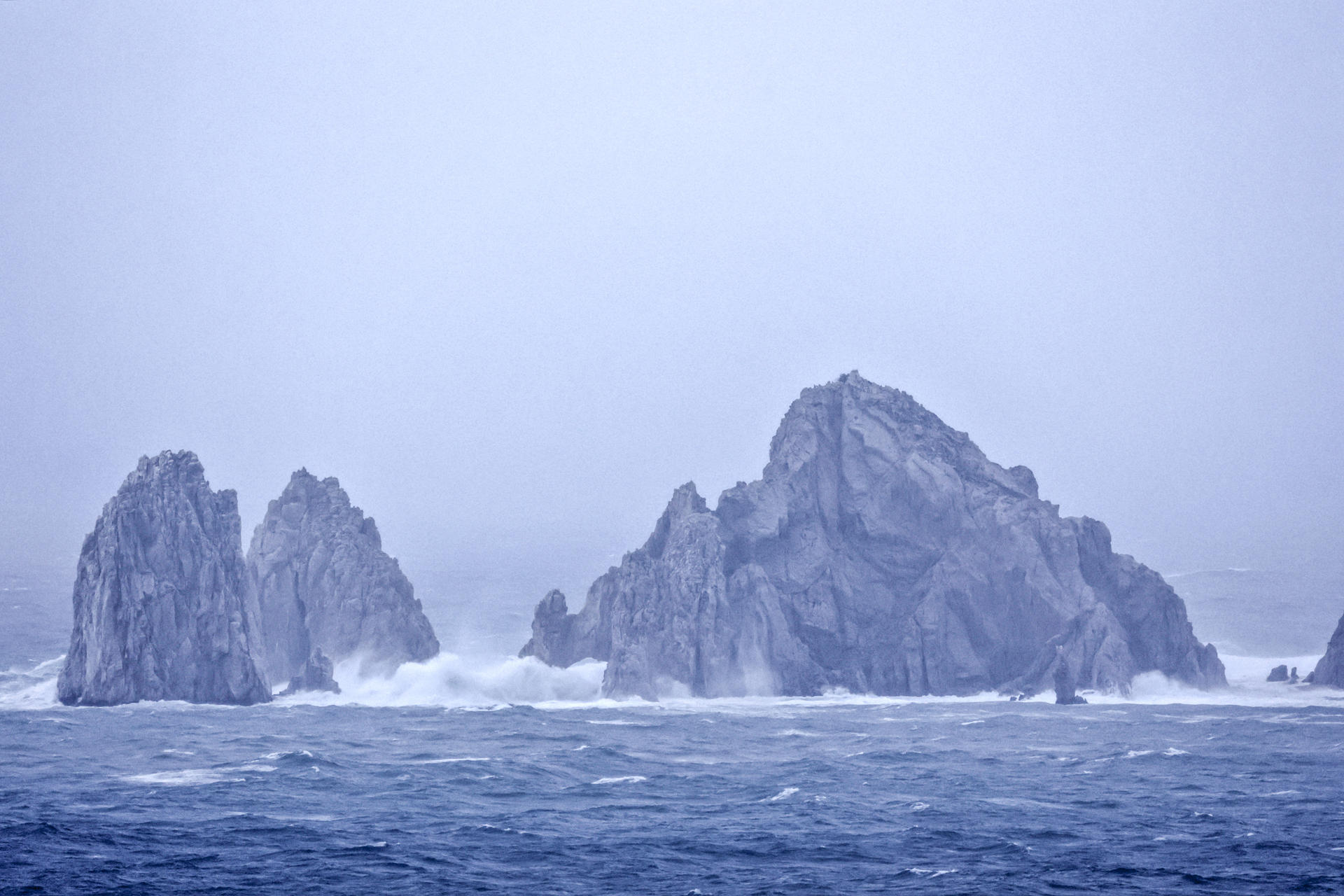 Se forma la tormenta tropical Lorena frente a costas del Pacífico mexicano