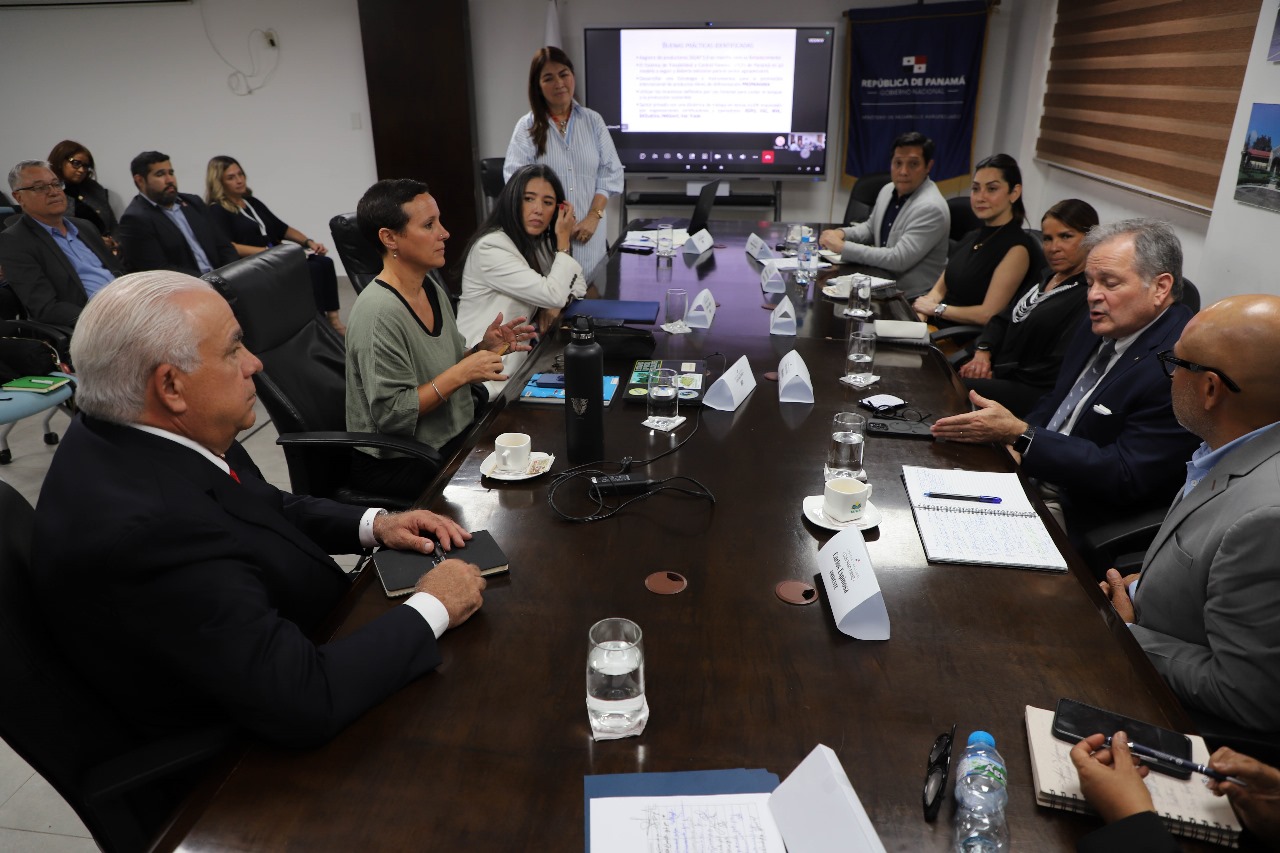 Panamá impulsa plan urgente para asegurar sus exportaciones hacia la Unión Europea