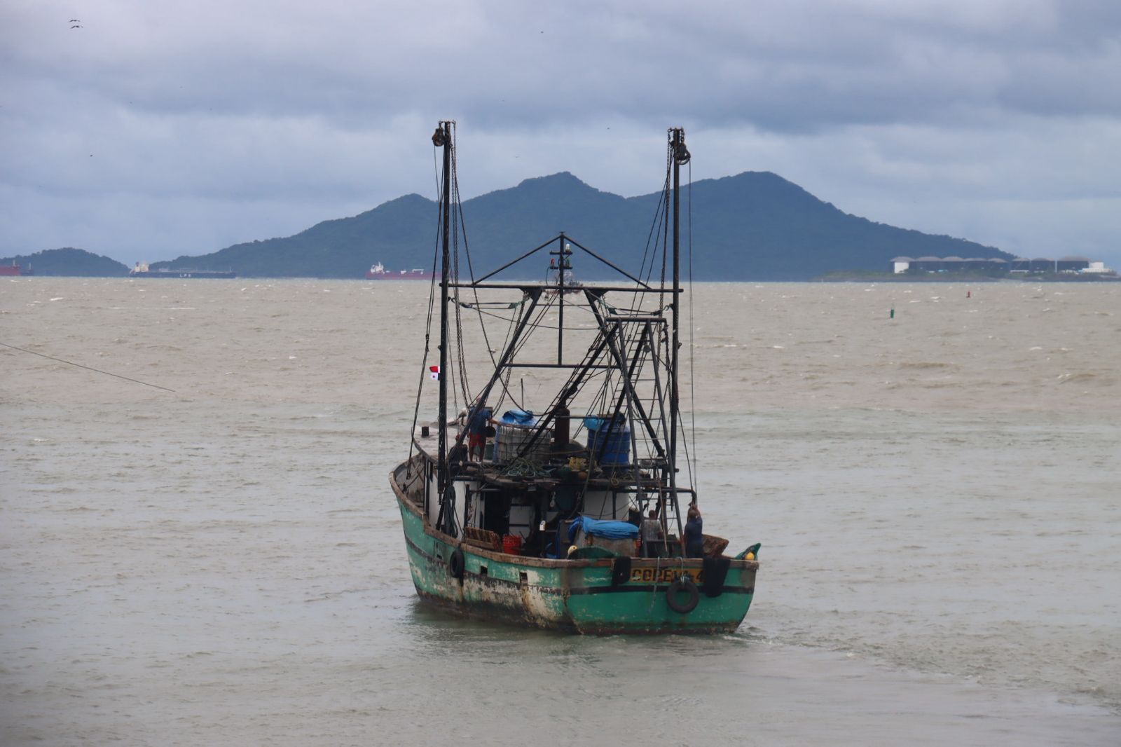 Panamá impulsa diálogo internacional sobre pesca en alta mar