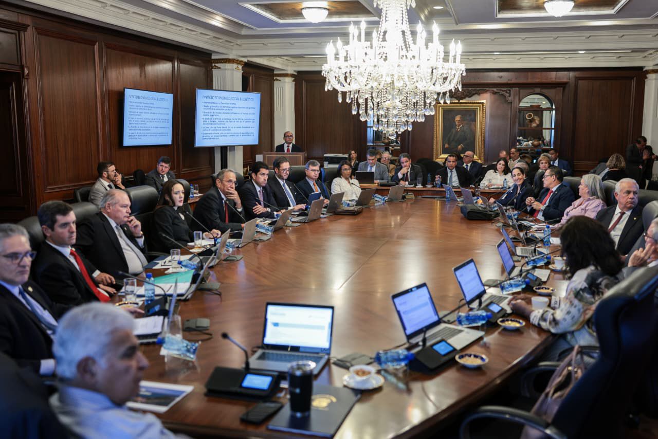 Percepción ciudadana sobre gestión de ministros se desgasta, según encuesta