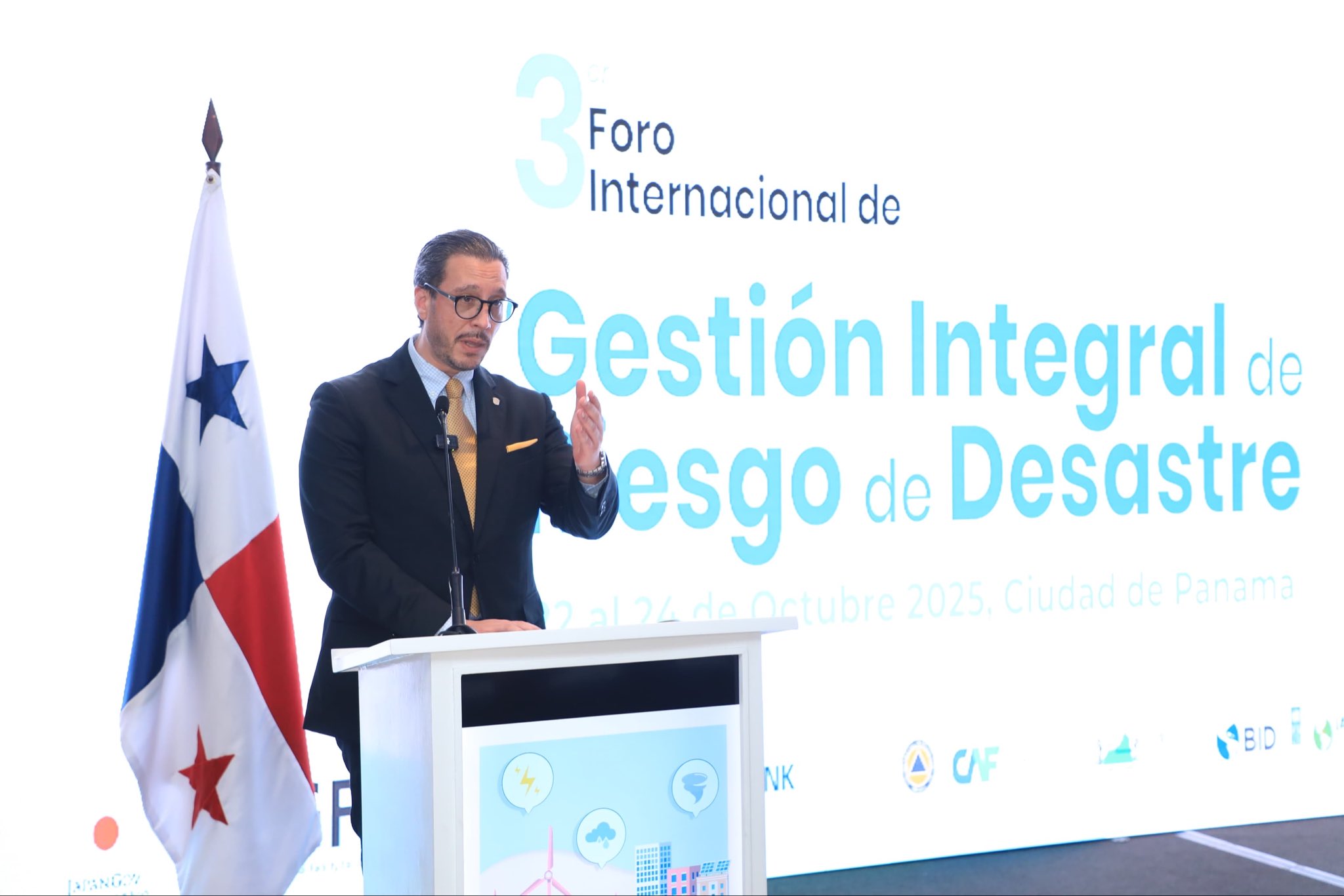 Panamá destaca su liderazgo regional en gestión financiera del riesgo de desastres en foro internacional