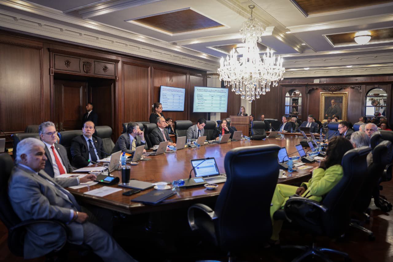 Gabinete autoriza al MEF firmar préstamo de $350 millones con el BID