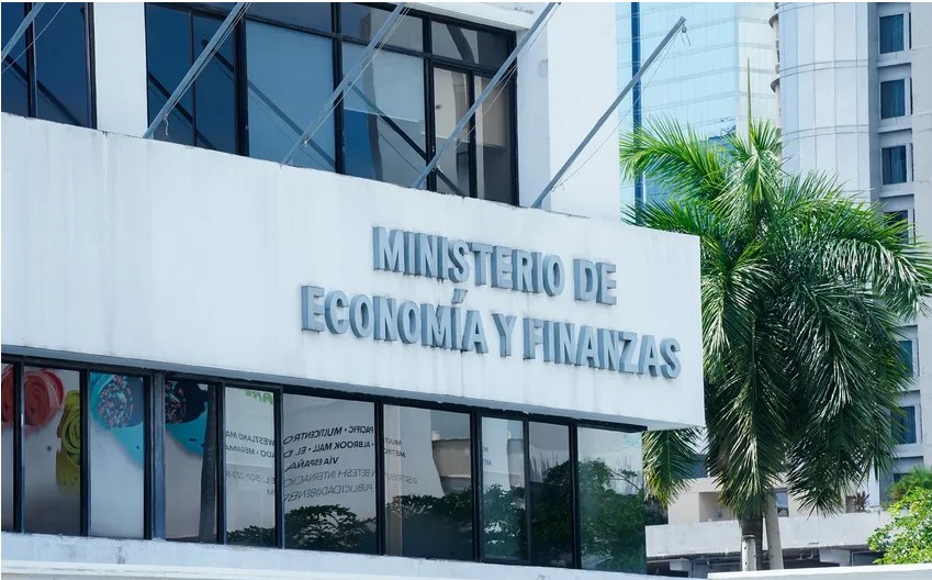 MEF bajo presión por uso discrecional de fondos extraordinarios a municipios