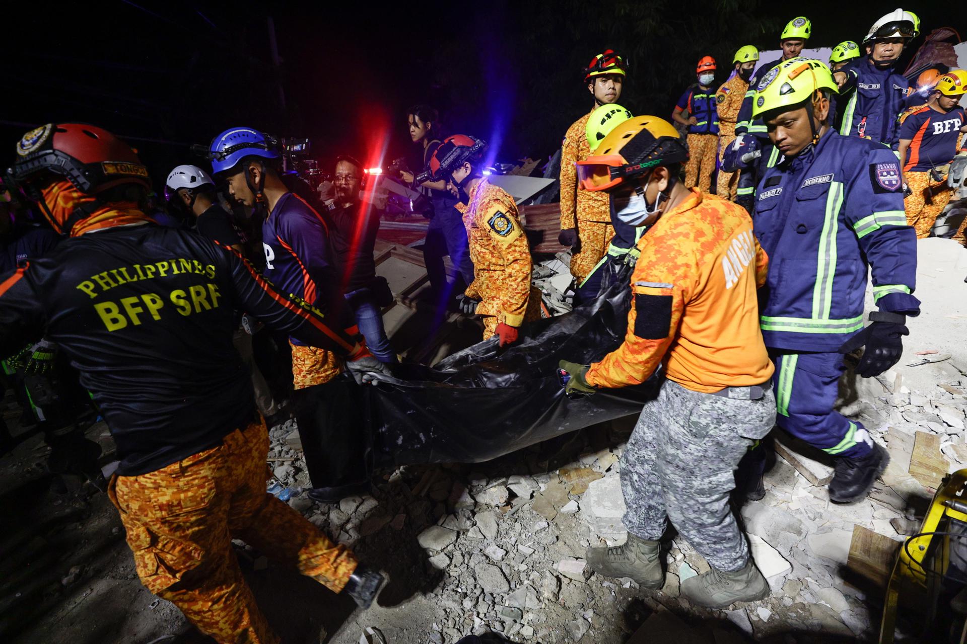 Aumenta a 72 los fallecidos por terremoto en Filipinas