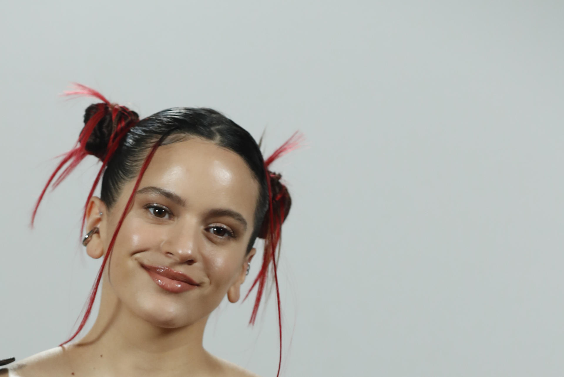 Rosalía enloquece las redes al publicar una partitura que sus fans tocan sin descanso