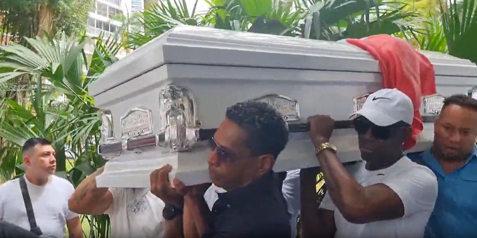 Dan Último adiós a Japanese en cuerpo presente, en el Parque Urracá