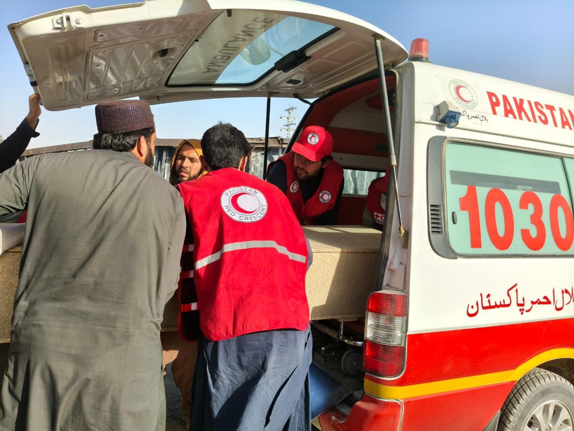 Al menos 14 muertos en ataque suicida contra un campamento militar en Pakistán