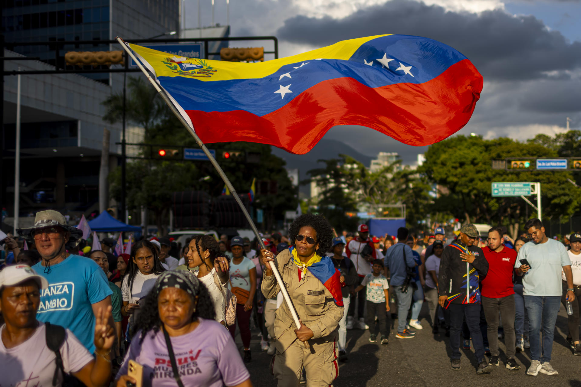 Cuba llama a la "movilización internacional" para evitar una agresión de EEUU a Venezuela