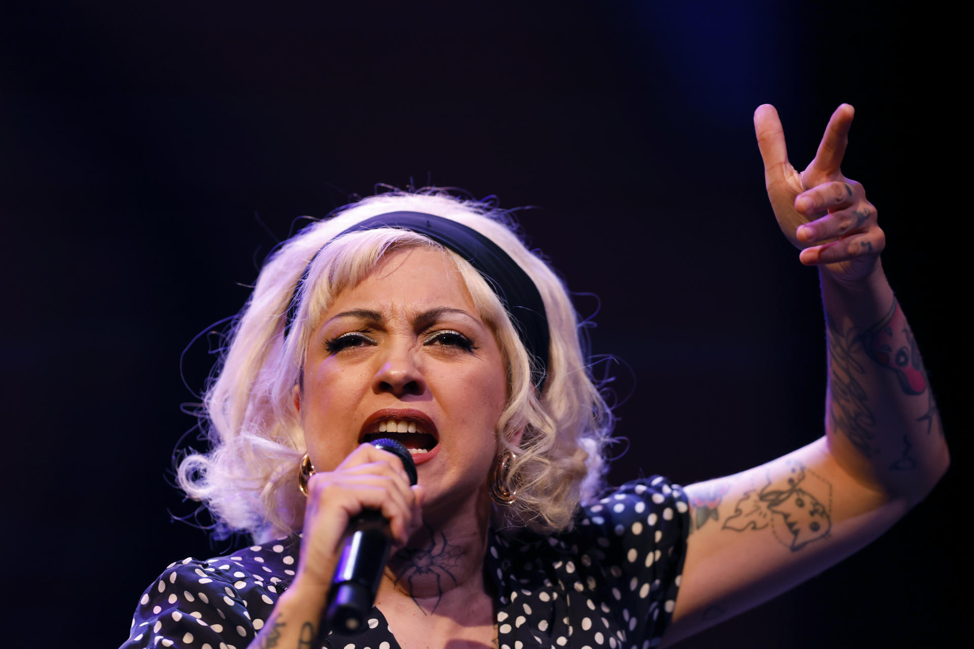 Mon Laferte se reapropia del término "femme fatale" en su nuevo álbum