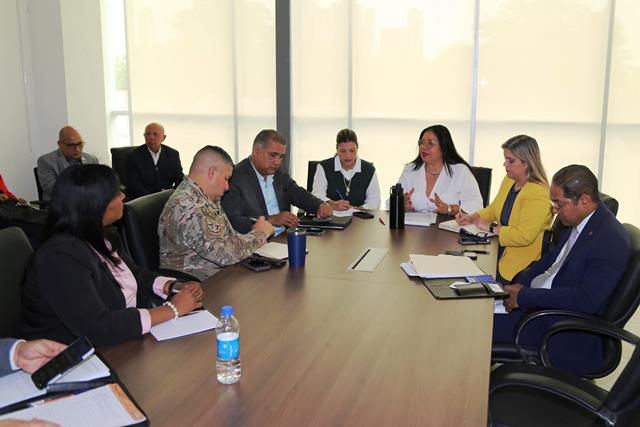 Autoridades fortalecen controles portuarios en Panamá con apoyo de experiencias europeas