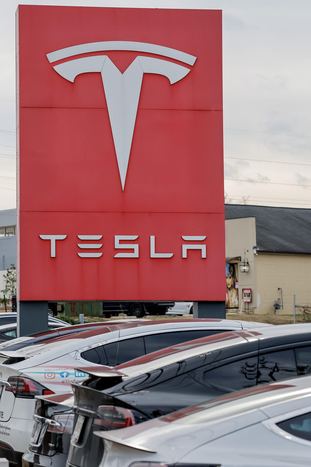 Entregas de Tesla caen 8,5% en 2025 y pierde el liderazgo mundial 