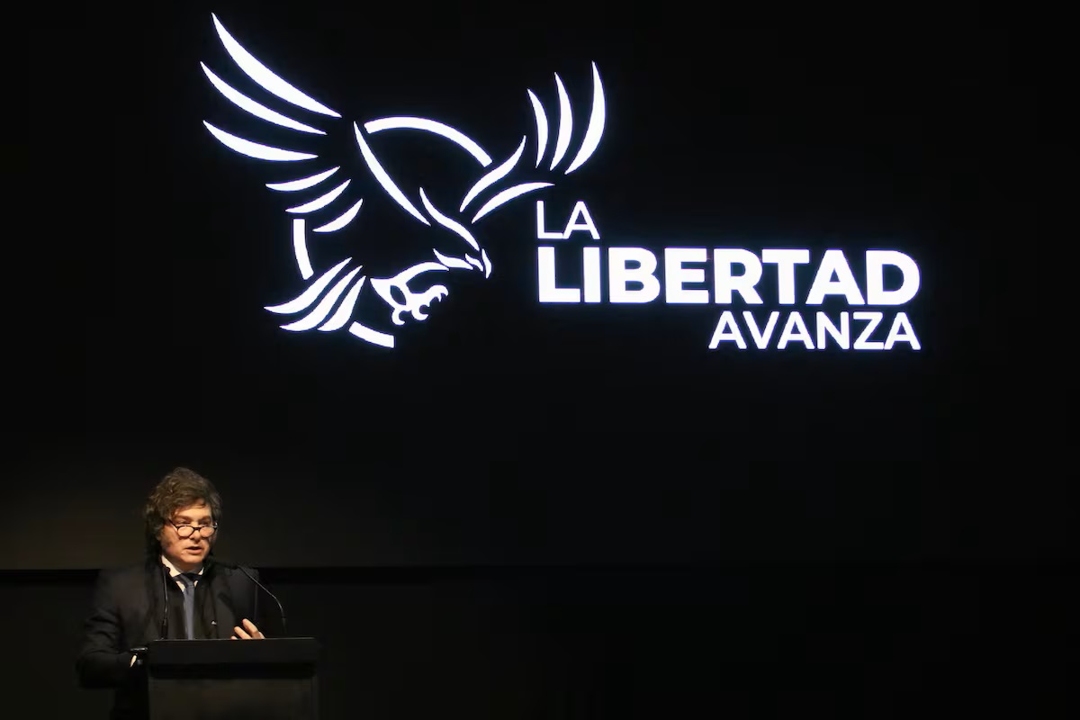 Qué dicen las encuestas en Argentina sobre Milei, La Libertad Avanza y el peronismo