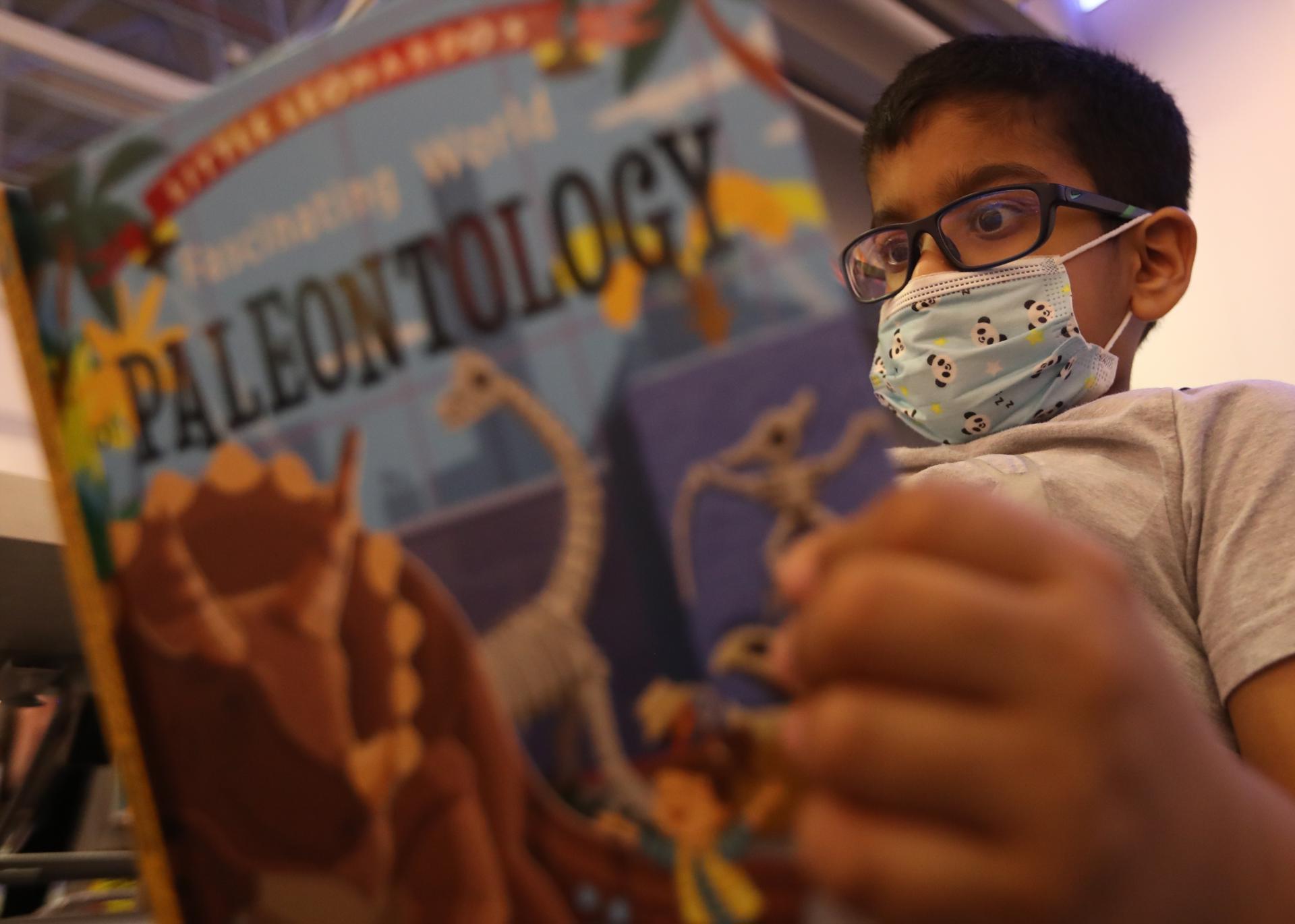 Florida lidera por tercer año consecutivo la prohibición de libros en escuelas de EE UU