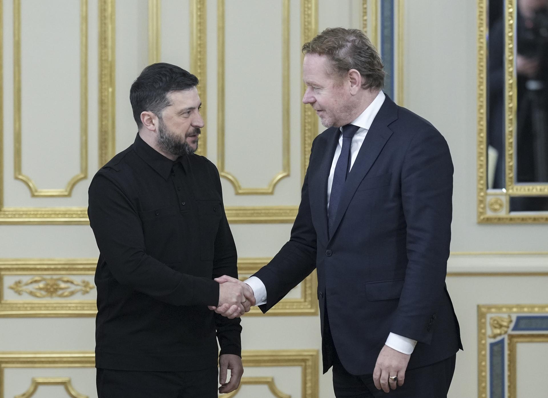 Asesores de Ucrania y de UE discutirán plan para poner fin a la guerra