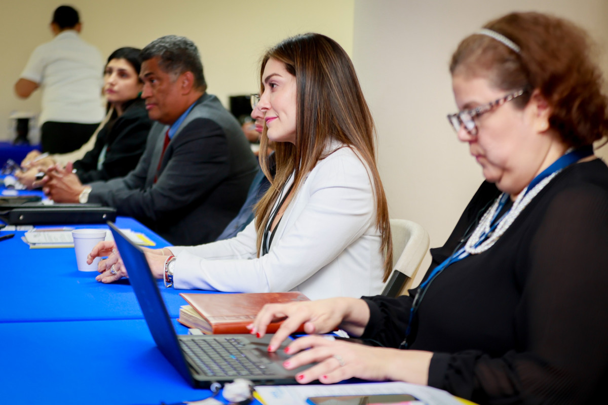 Panamá avanza en formación y desarrollo comercial con apoyo de Canadá