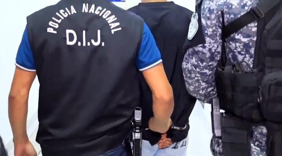 Capturan a tres personas por desfalco de casi $1 millón al BANCONAL