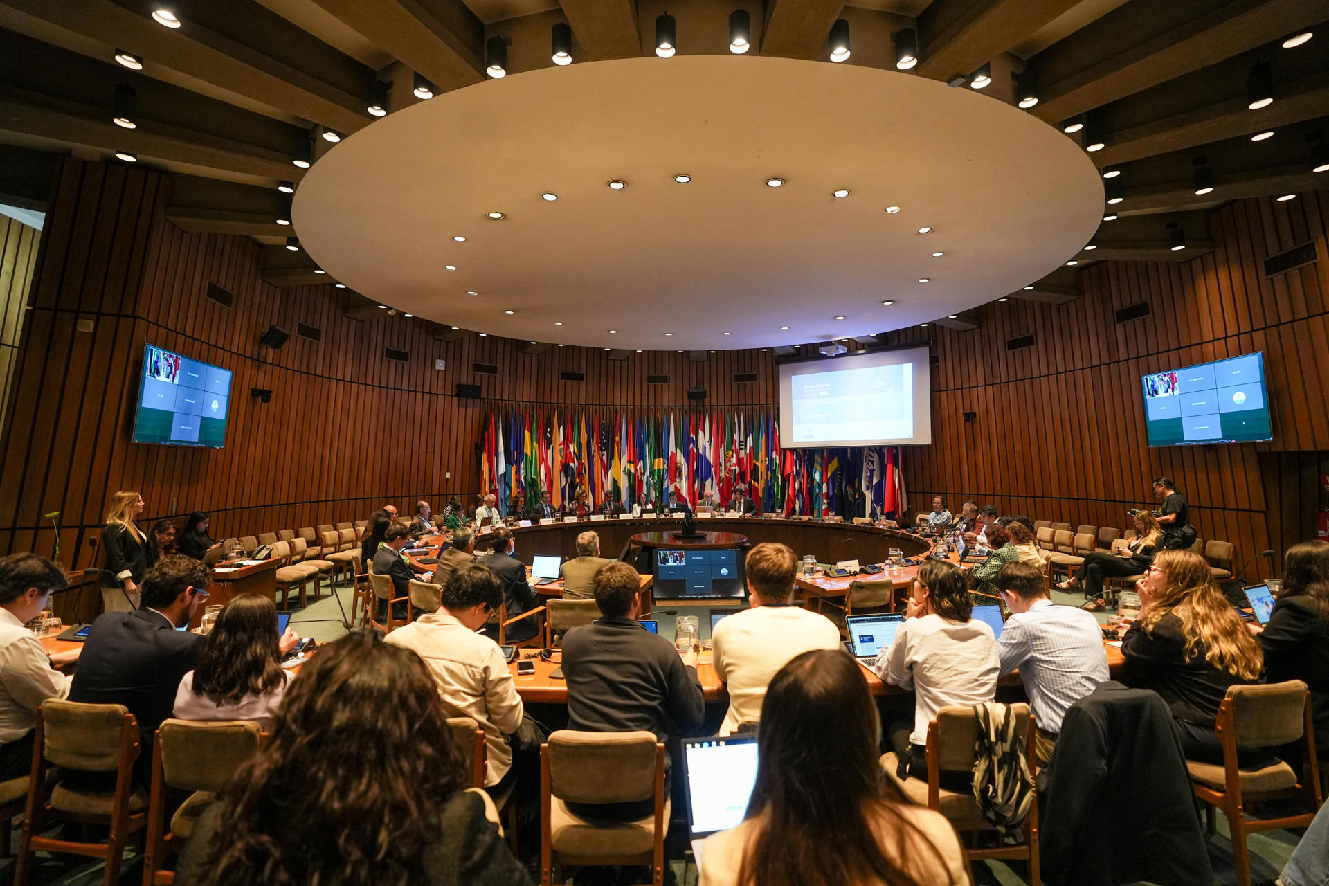 Latinoamérica registró en 2024 el nivel más bajo de pobreza desde que hay registros