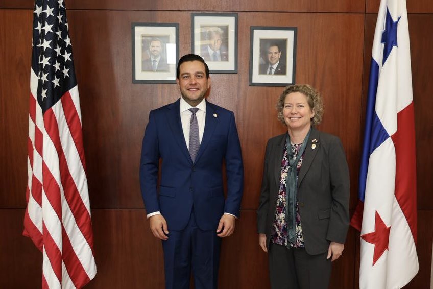 El Canal lidera agenda en encuentro entre embajador Cabrera y general Bumgarner