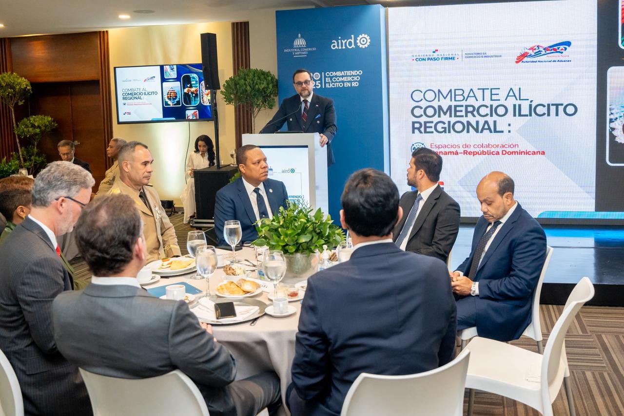 Panamá y República Dominicana refuerzan cooperación económica y lucha contra el comercio ilícito