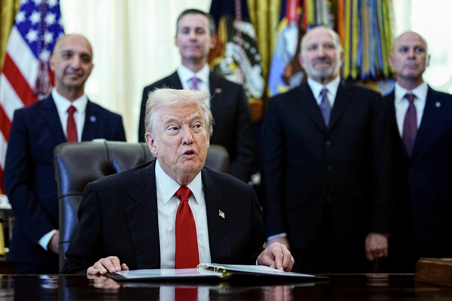 “Sabemos dónde viven”, dice Trump al anunciar que “muy pronto” comenzarán ataques dentro de Venezuela