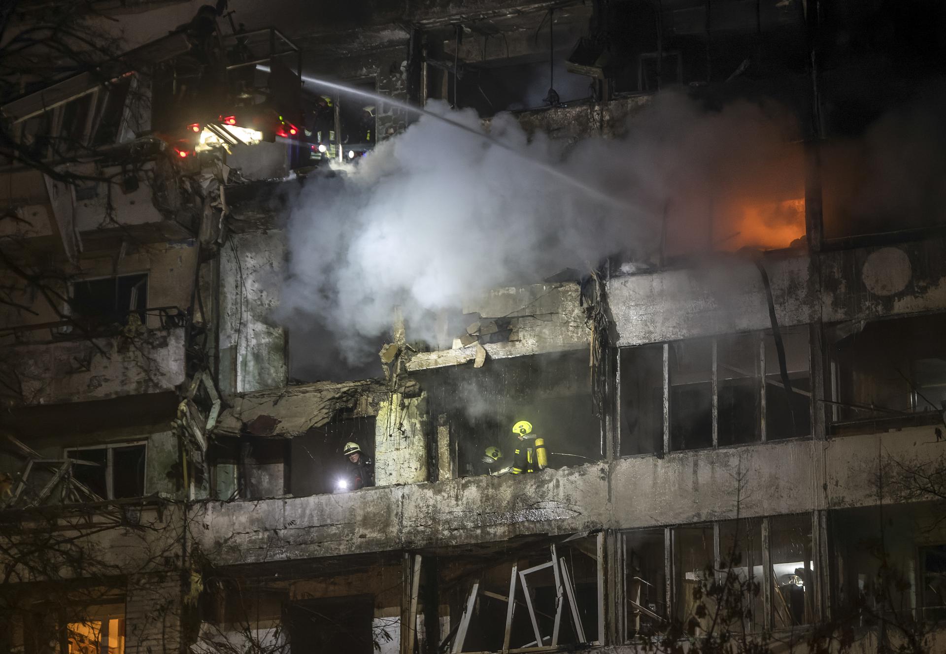 Ataque a gran escala de Rusia deja seis muertos en Kiev