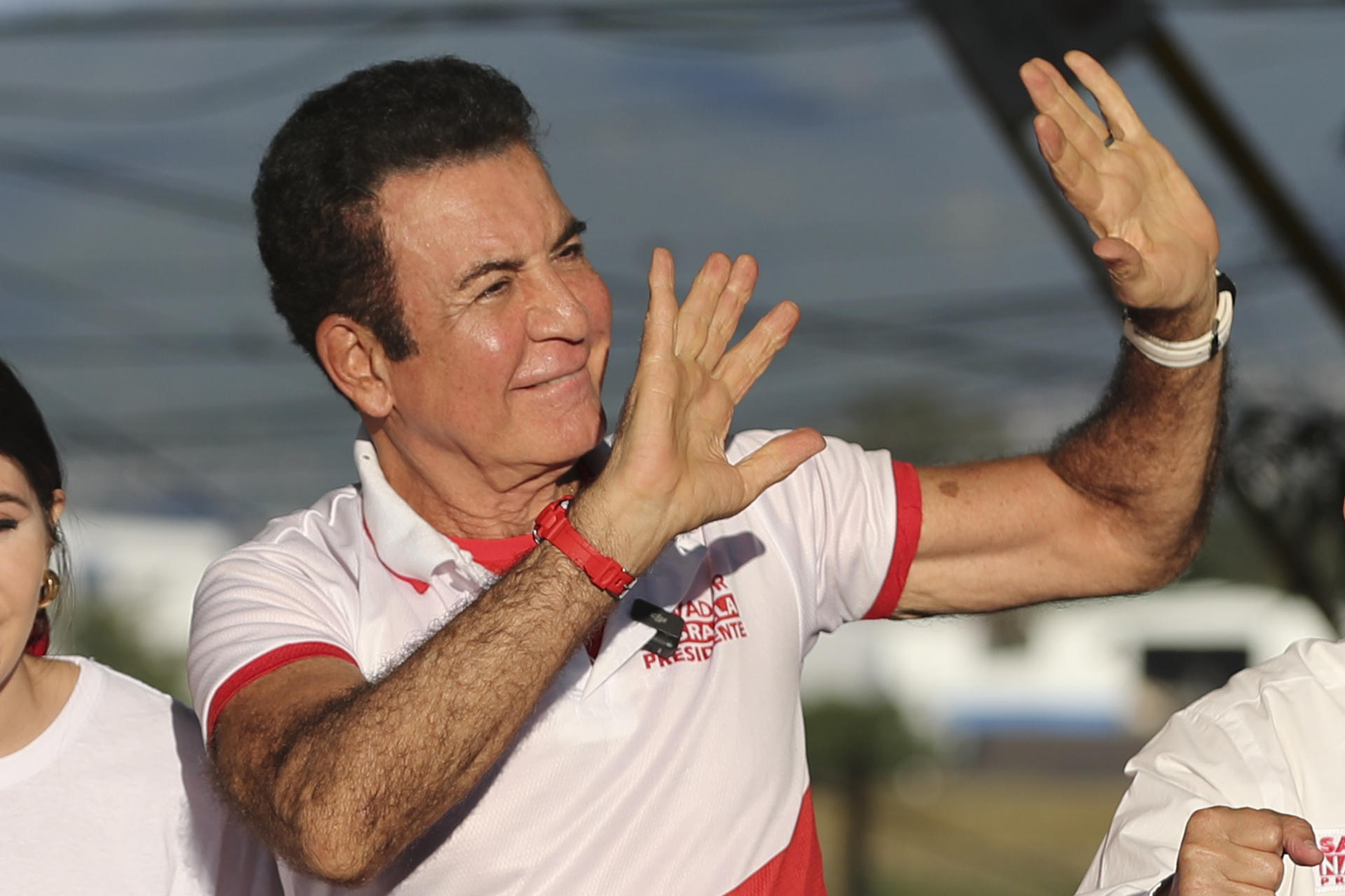 Nasralla denuncia agresión a varios miembros de su equipo de campaña en Honduras