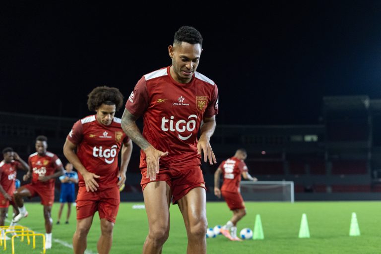 Mulino repudia la agresión que sufrió la selección en Guatemala