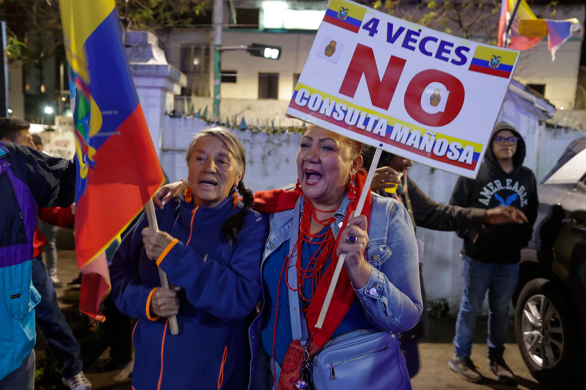 Gana el No en Ecuador: Rechazan instalación bases militares extranjeras en un referendo