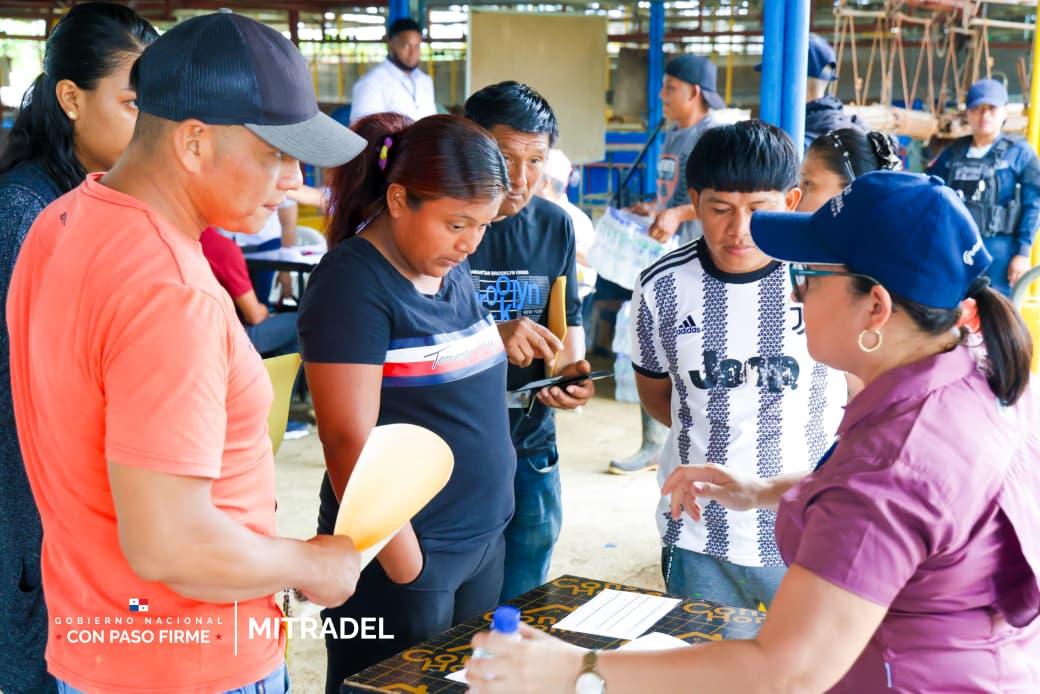 2,300 personas participan en reclutamiento para la reactivación bananera en Bocas del Toro