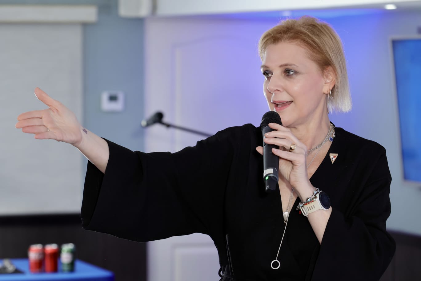 Empresarios advierten que un alza del salario mínimo impactaría a una minoría de trabajadores