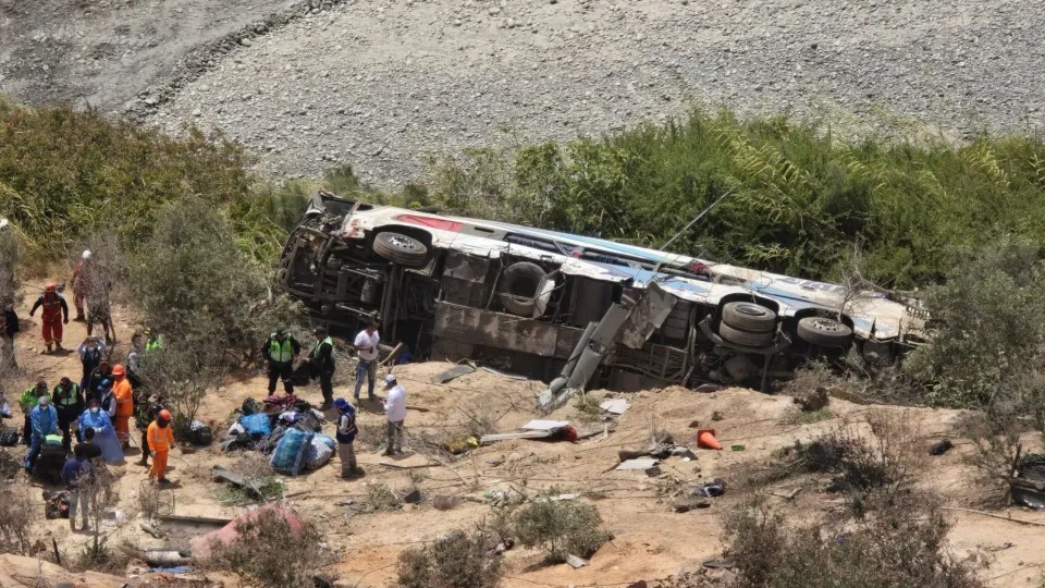 37 personas murieron en un accidente de autobús en Perú
