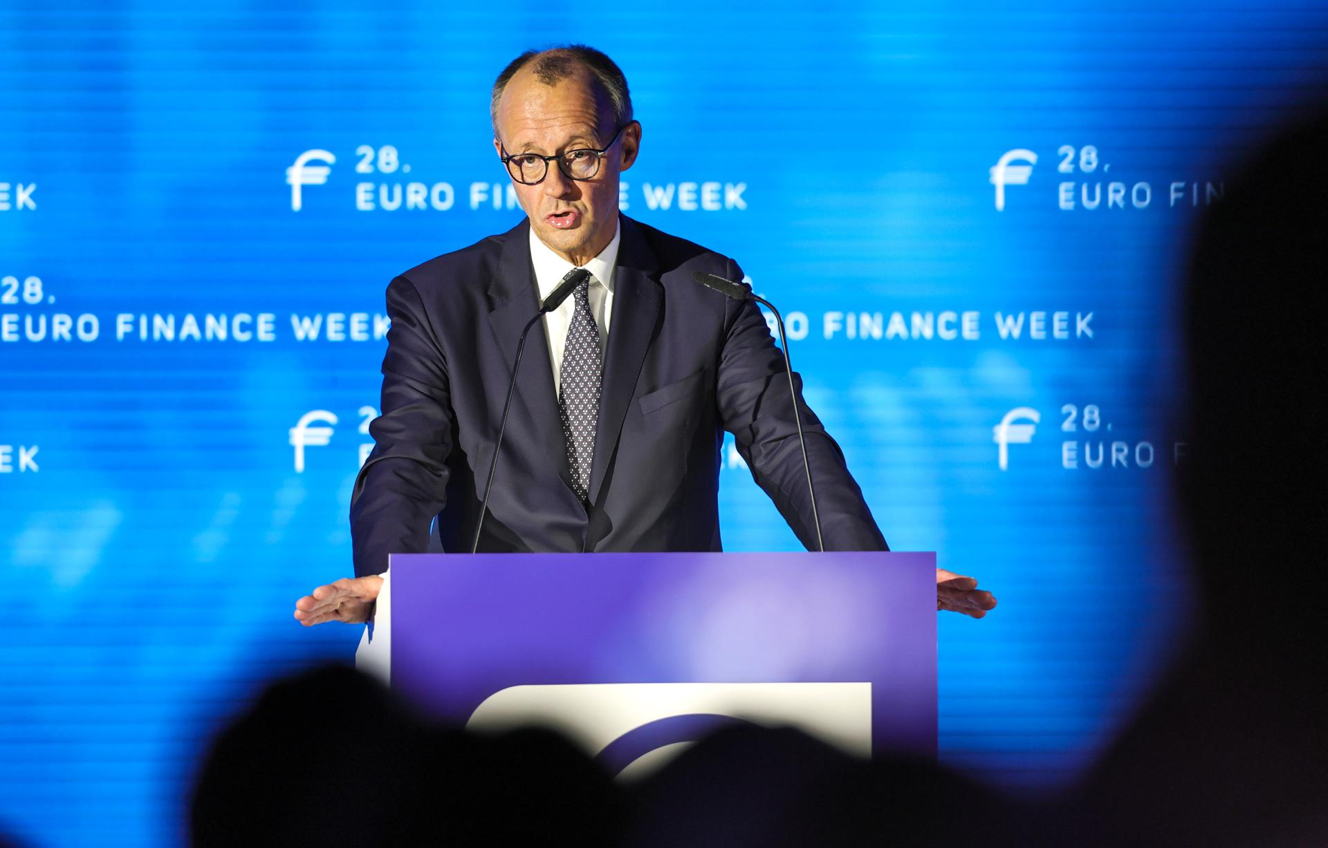 Merz confirma contactos con EE UU sobre posible plan de paz para Ucrania