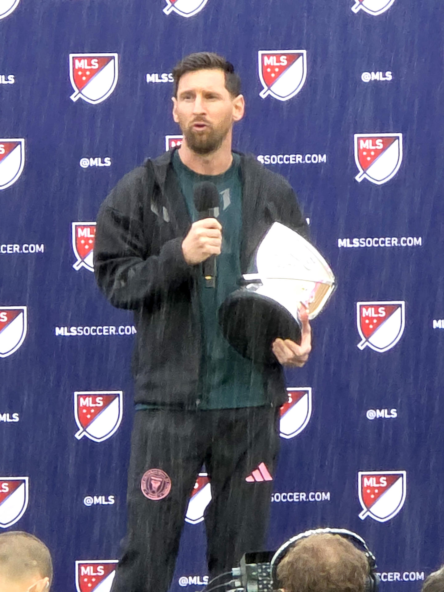 Lionel Messi hace historia y recibe por segundo año seguido el MVP de la MLS