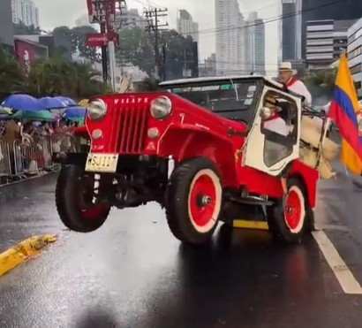 Accidente en desfile navideño de San Miguelito deja 20 personas heridas