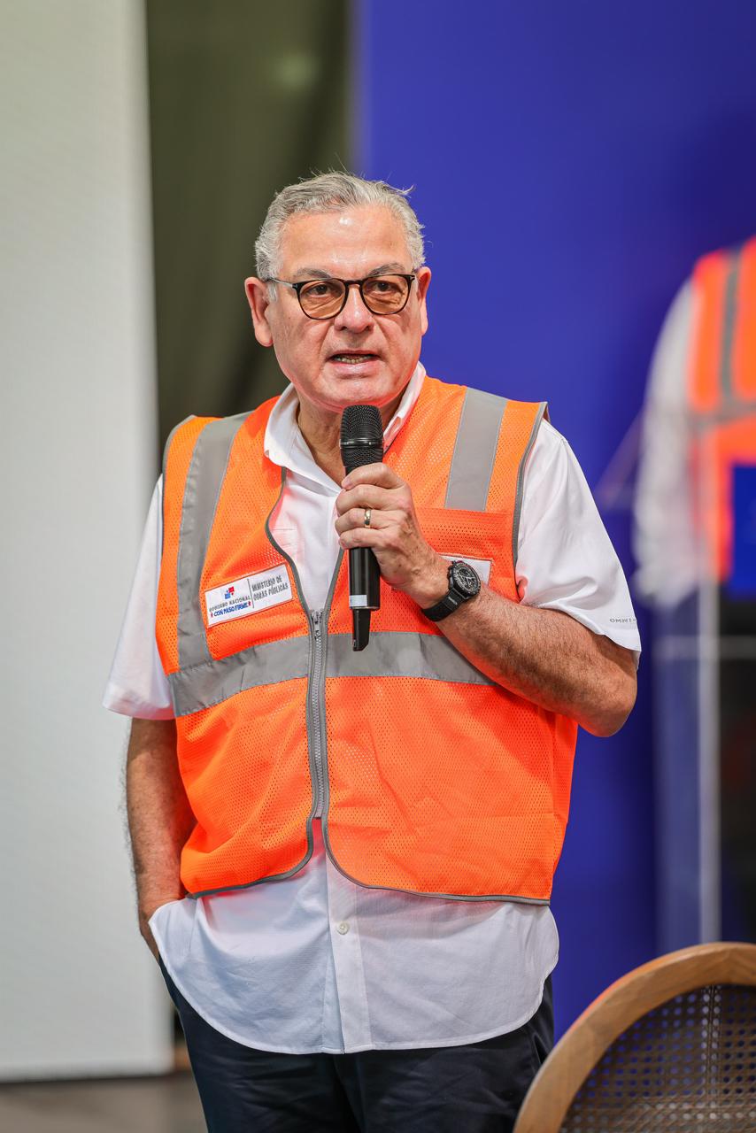 Bolo Flores reacciona tras ser señalado por posible negociado en proyecto de etanol