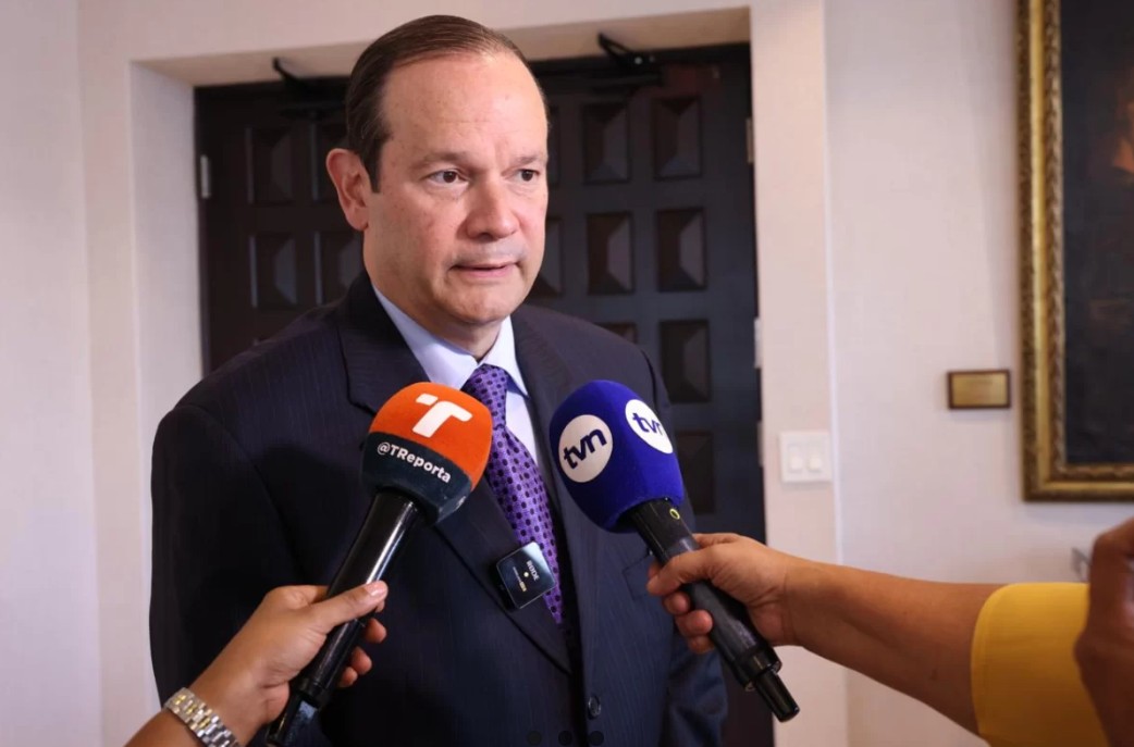 Buque interceptado por EE UU no cumplía con legislación de abanderamiento panameño: Martínez Acha