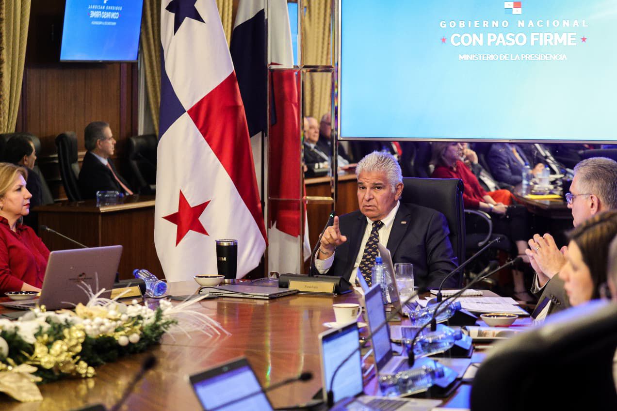 Panamá elimina sanciones comerciales contra Ecuador tras salida de lista fiscal